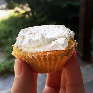 Homemade Vanilla Cupcakes